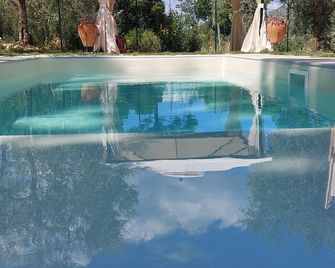 Surrounded by greenery 10 minutes from the sea (Malva cottage) - Spigno Saturnia - Piscina