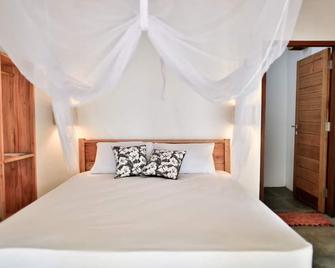 Nanas Homestay - Pemenang - Habitación