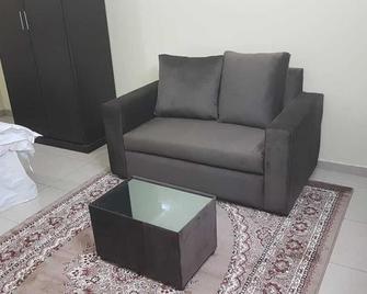 Al Eairy Furnished Apartments Hail 1 - Ha'il - Living room