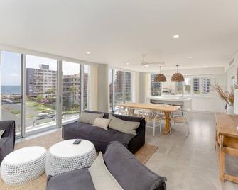 Astina Suites, Forster - Forster - Living room