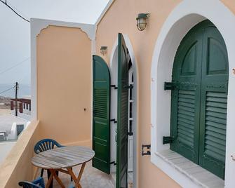 Akrotiri Cosy Studio with Patio and View - Akrotiri - Balkong