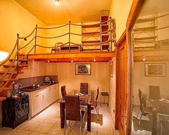 La Corte - Cava de' Tirreni - Aufgang