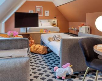 Brit Hotel Les Voyageurs - Loudéac - Bedroom