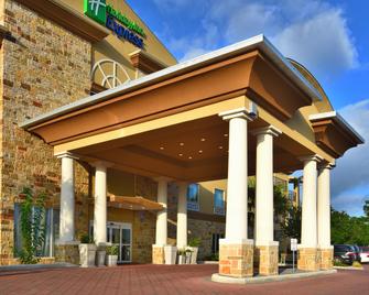 Holiday Inn Express & Suites Fredericksburg - Fredericksburg - Rakennus