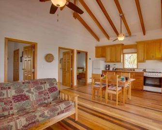 Beach Front Rental, Casita Del Mar, Hopkins, Belize - Hopkins - Kitchen