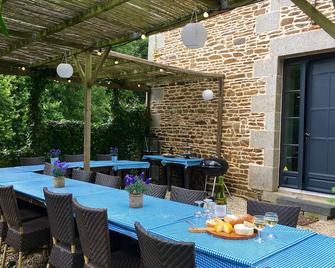 Spacious luxury Watermill |14-20 pers | Mont St Michel | forest | child friendly - Saint-James - Patio
