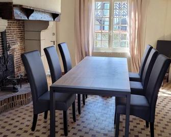 Chambres D'hotes Chez Claire - Beuvron-en-Auge - Salle à manger