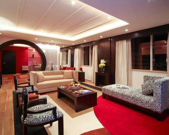 فندق نوفوتيل العنود - الرياض - غرفة معيشة