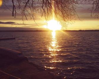 2,000 Ft Home On The St Lawrence, Incred - Ogdensburg - Beach