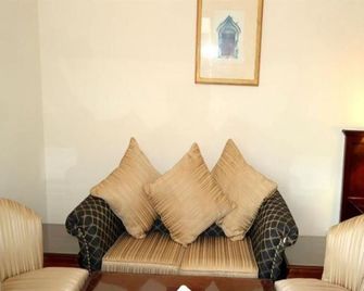 York International Hotel - Dubai - Living room