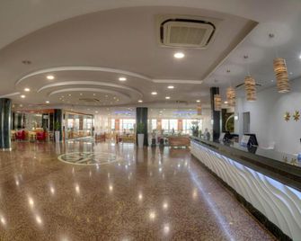 Hotel and Spa Entremares - La Manga - Lobby