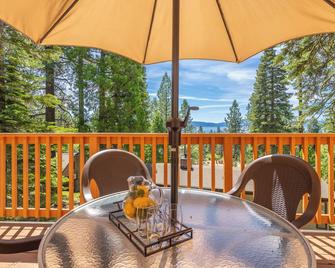 Overlook Cabin, Good View, Walk to Tahoe City, Wood Stove - Tahoe City - Balcón