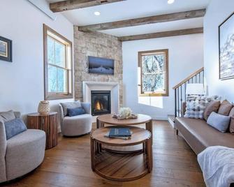 Historic Homestead with Pond and Teton Range Views - Tetonia - Sufragerie