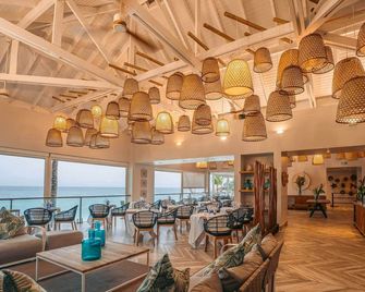 Carana Beach Hotel - Glacis