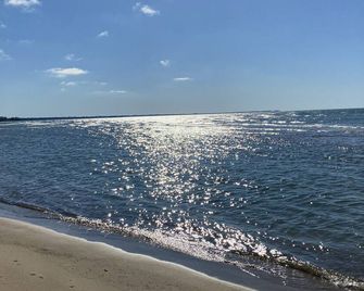 Spend time in the Sun and Sand at Cozy Cottage of Caseville. - Caseville - Beach