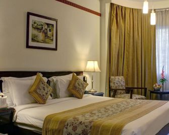 Best Western Resort Country Club - Gurugram - Bedroom