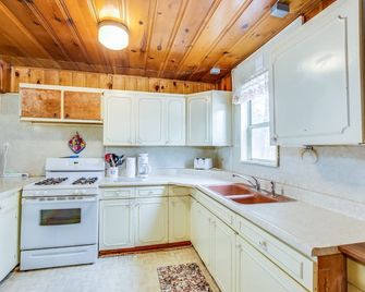 The Cabins at Cloudcroft - Cloudcroft - Kitchen