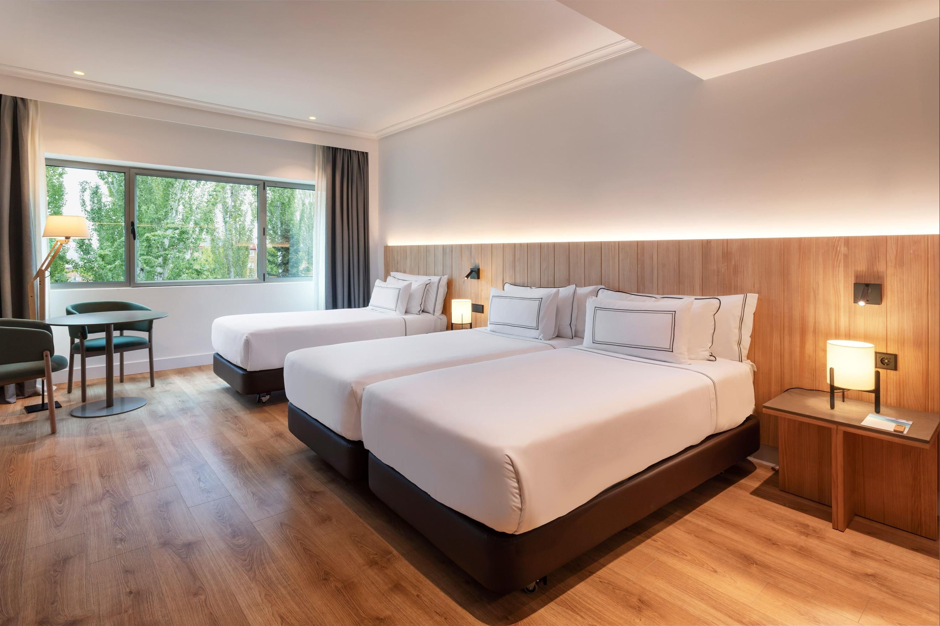 Melia Barajas - מדריד - חדר שינה