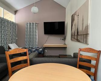 Executive Hideaway - Benalla