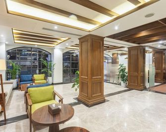 Hotel Sara Sadan - Tribhuvan International Airport - Katmandu - Lobby