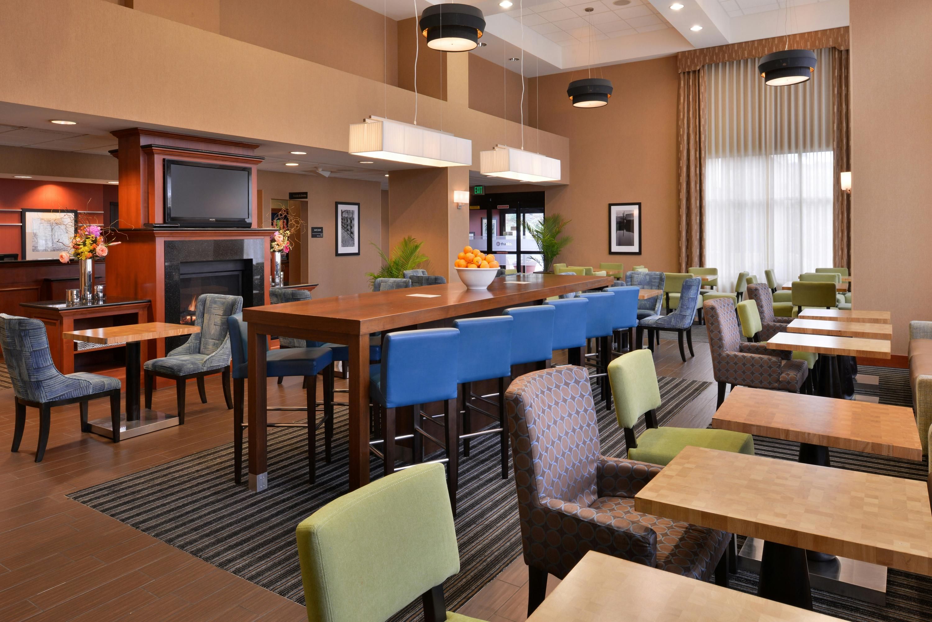 Hampton Inn & Suites by Hilton Tacoma - טאקומה - מסעדה