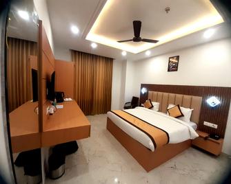 The Shehnai Resort - Alwar - Bedroom