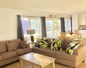 5 bedroom-5 second walk to Beach - Newport Beach - Wohnzimmer