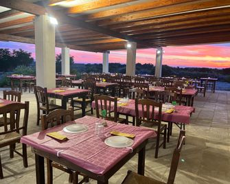 Agriturismo La Lucia - Sant'Isidoro - Restaurante