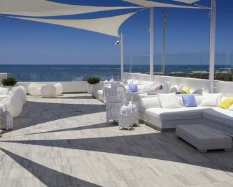 Playa de la Luz - רוטה - מרפסת