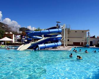 Hotel Balneario San Juan Cosalá - סן חואן קוסאלה - בריכה
