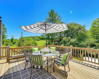 Family Fancy Gap Cottage w/ Deck - Pets Welcome! - Fancy Gap - Balcony