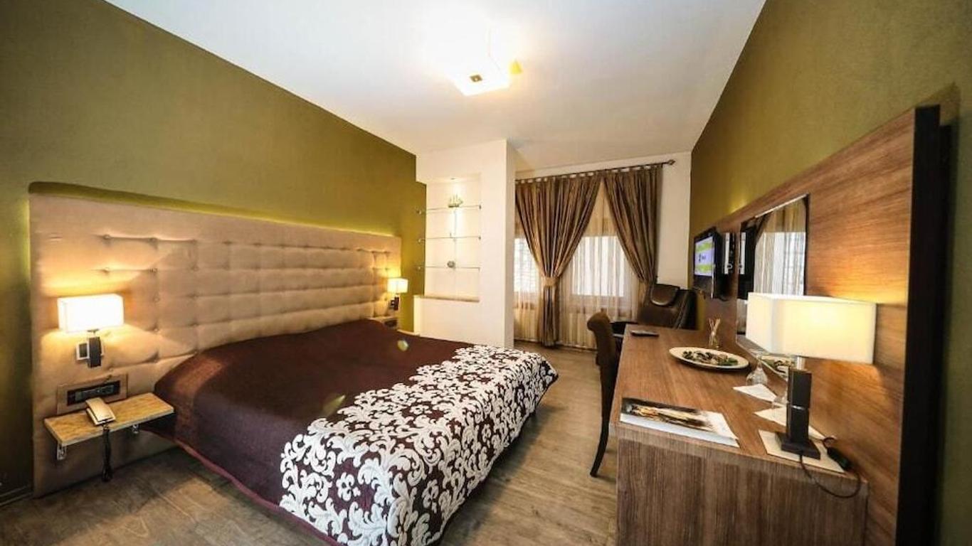 โรงแรม Çarshia e Jupave