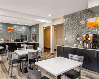 Quality Inn Overland Park Kansas City - אוברלנד פארק - מסעדה