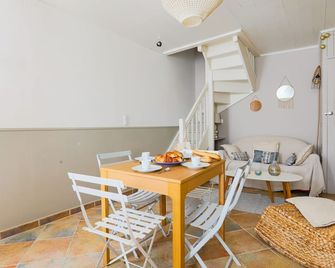 Maison pour 4 à Ars-en-Ré entre port et plage - Ars-en-Ré - Salle à manger