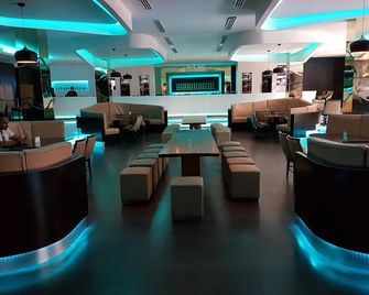 لامانا هوتل - بورت مورسبي - بار