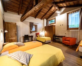 Ostello Del Castello Tirano - Tirano - Schlafzimmer