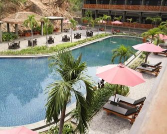 Jl World Hotel Dili - Dili - Pool