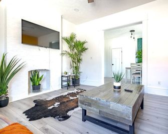 Jungle House Boutique Residences - Downtown Columbus & Short North - Columbus