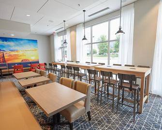 Gundersen Hotel & Suites - La Crosse - Restaurante