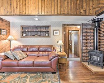 Cozy Log Cabin Escape In the Heart of Creede! - Creede - Sala de estar