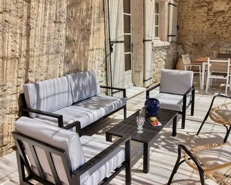 Cottage in Mas Provencal close to the center of the village of Oppède. - Oppede - Patio
