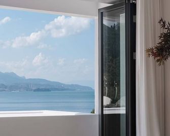 Fuxian Lake Su Qing Qingzhou Cliff Hotel - Yuxi - Balcón