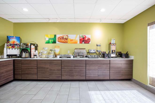 Quality Inn Suites Arnold St Louis 72 1 2 8 Arnold