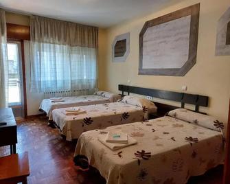 Hostal Louro - Porriño - Habitación