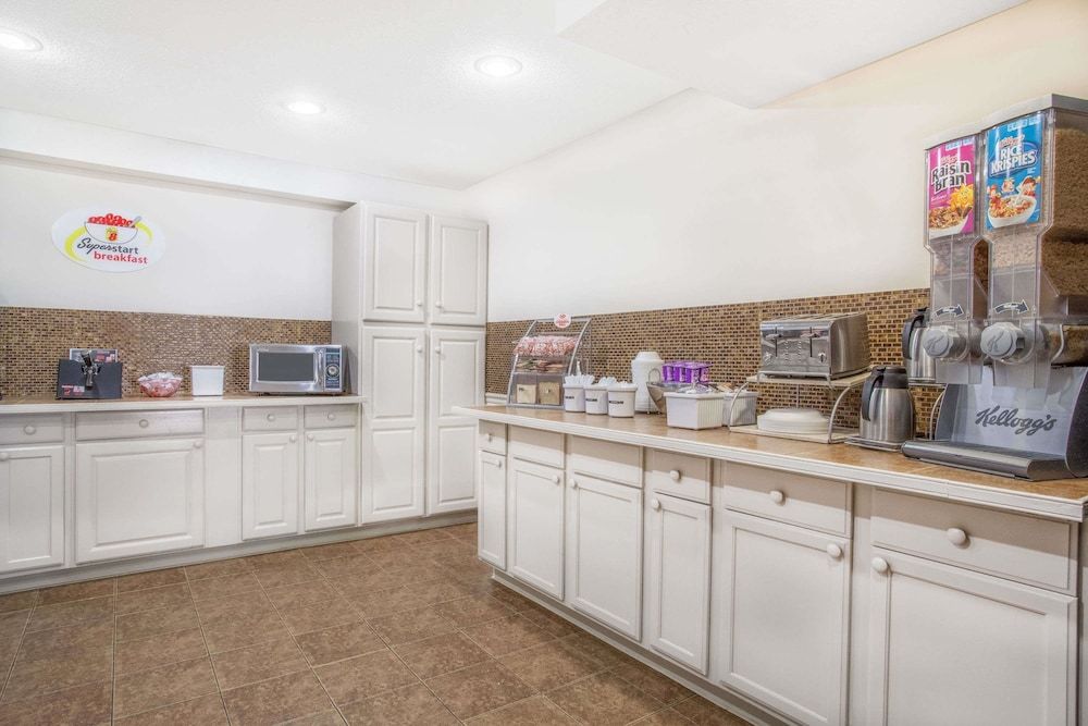 Buffet view of Super 8 by Wyndham Gettysburg