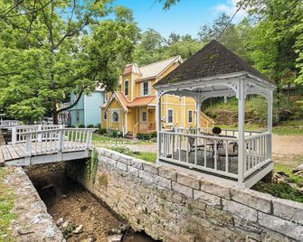 Eureka Memories - Eureka Springs