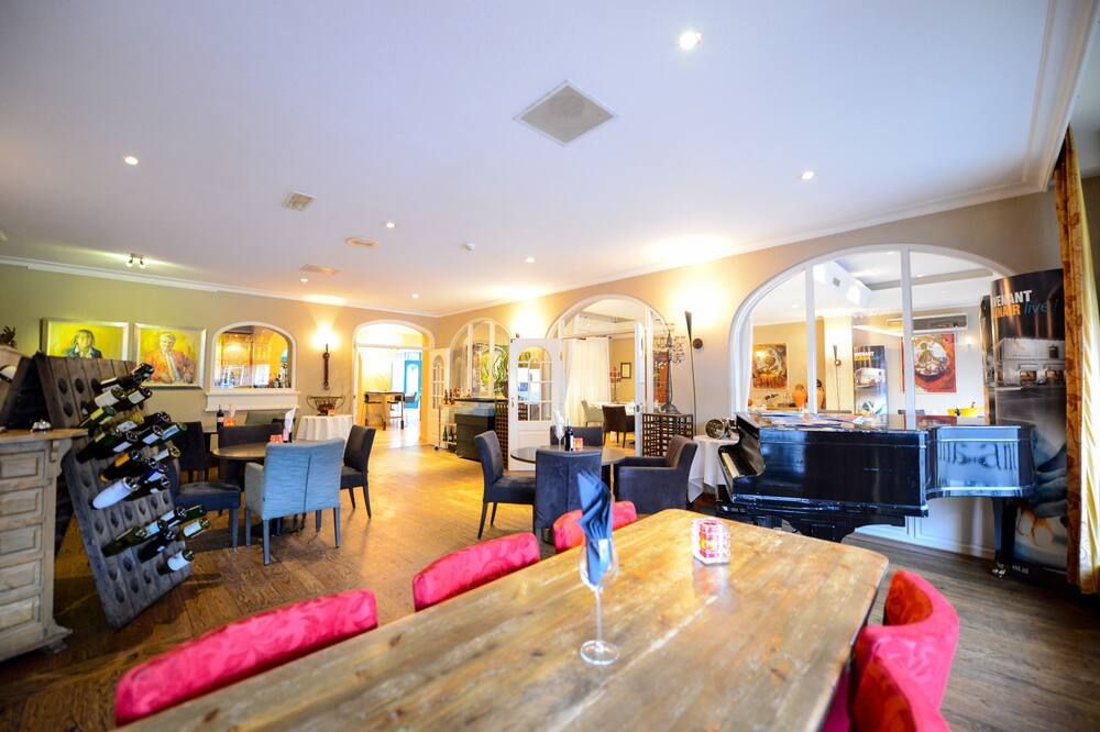 هوستليري مونتين