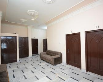 OYO 30358 Hotel Asia Palace - Pathānkot - Hallway