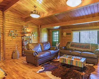 Quigley Brewster Creek Cabin - The Views Are Amazing! - Clinton - Living room