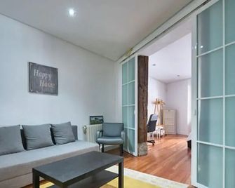 Madrid City Apartment - Madrid - Living room